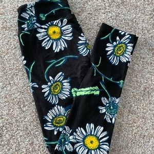 Daisy Lularoe Leggings